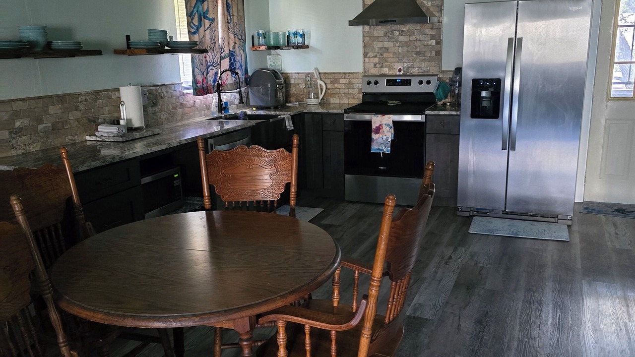 Photo of Kitchen in Weeki Wachee Gardens
