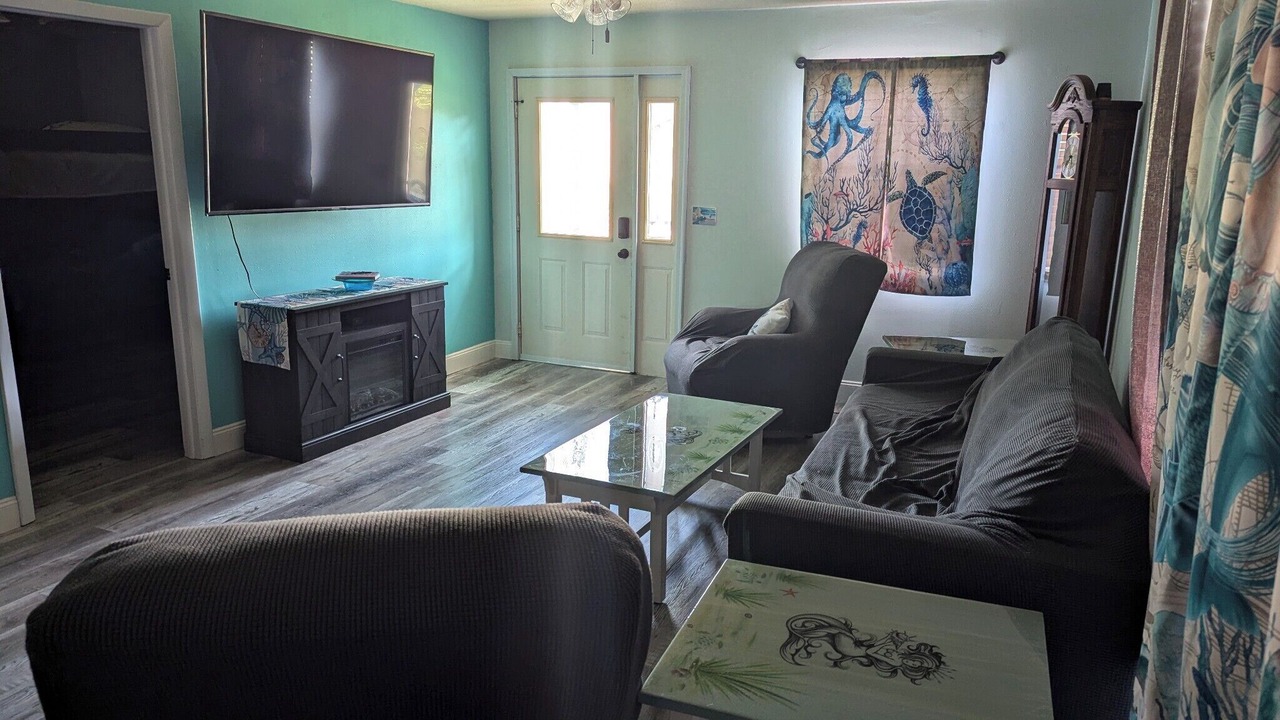 Photo of Livingroom in Weeki Wachee Gardens