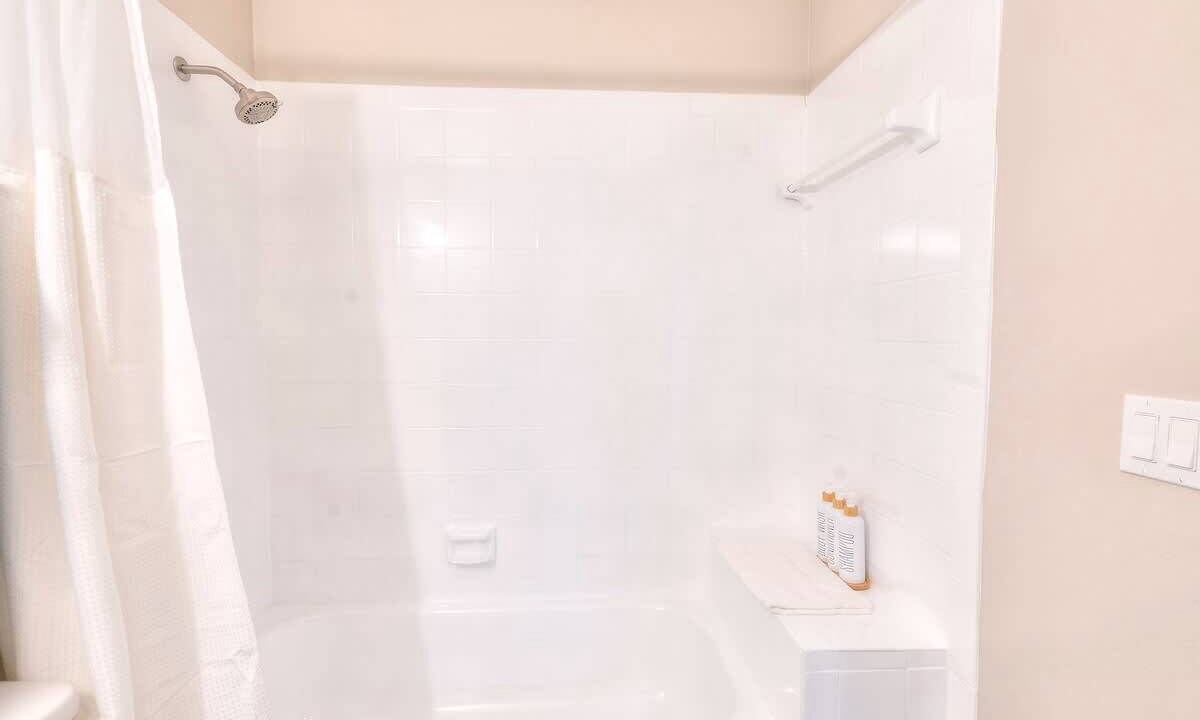 Photo of Bathroom in East Central Boulevard