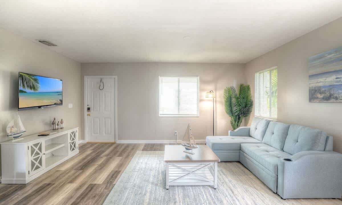 Photo of Livingroom in East Central Boulevard