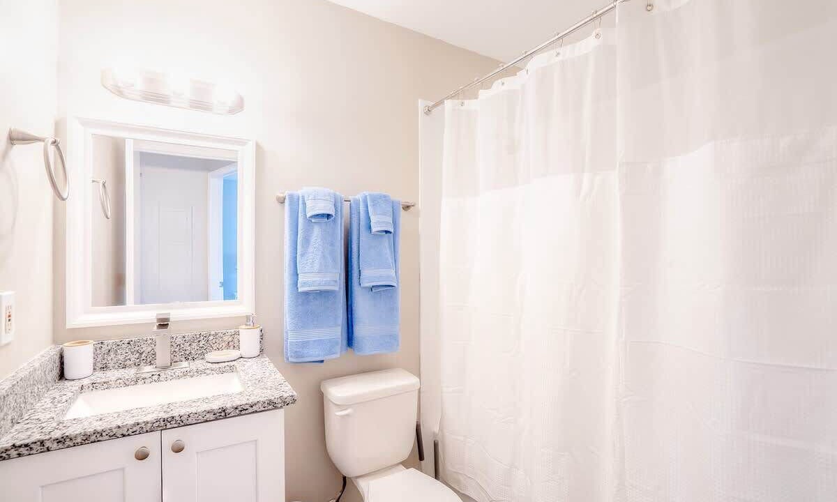 Photo of Bathroom in East Central Boulevard