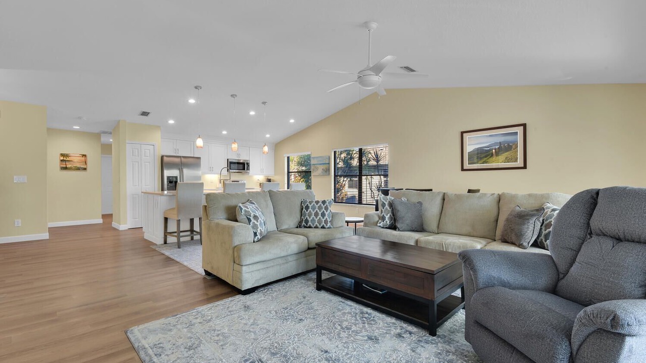 Photo of Livingroom in Lochmoor Waterway Estates