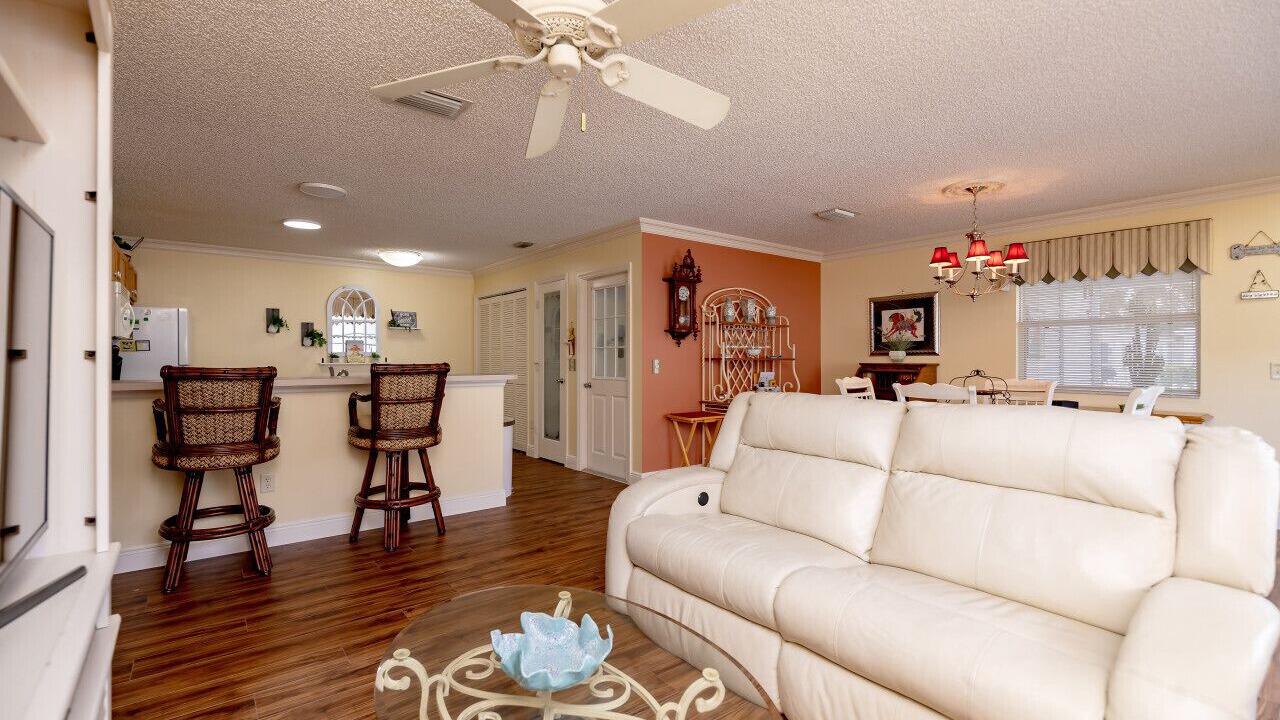 Photo of Livingroom in Calumet Grove