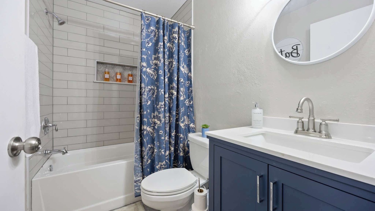 Photo of Bathroom in Tropic