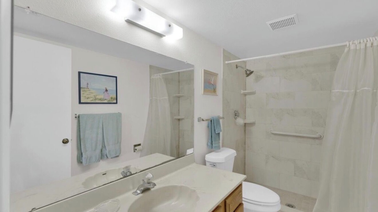 Photo of Bathroom in Mid Island