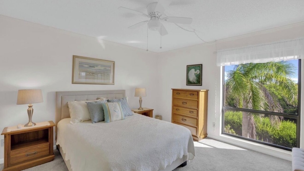 Photo of Bedroom in Mid Island