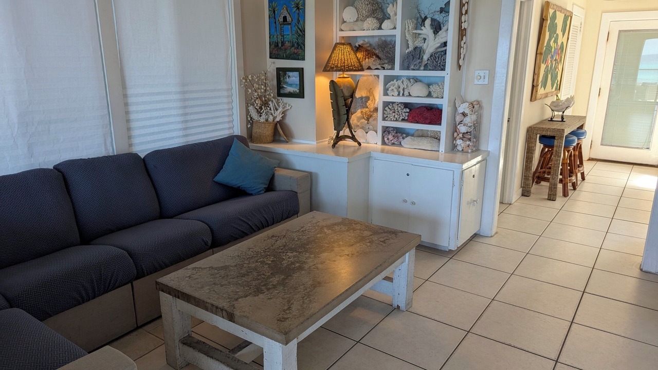 Photo of Livingroom in Bahama Beach