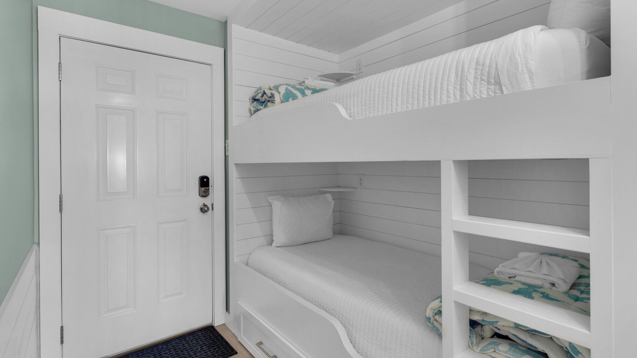 Photo of Bedroom in Seacrest