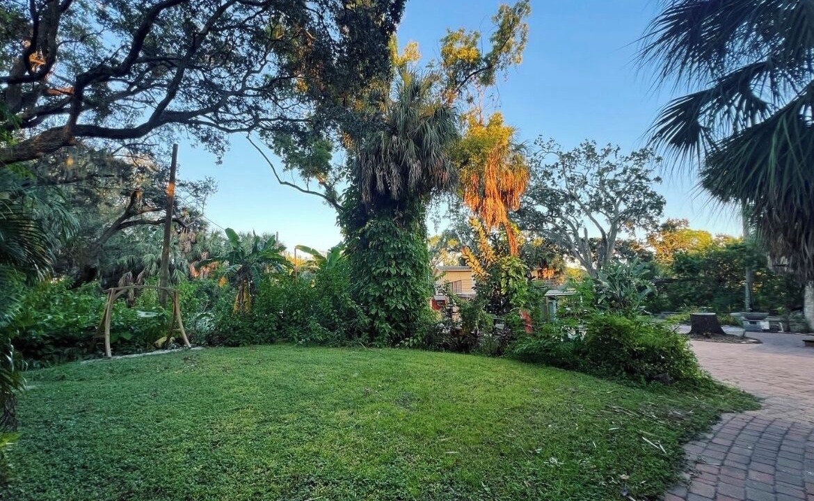 Photo of Outdoor in Town 'n' Country