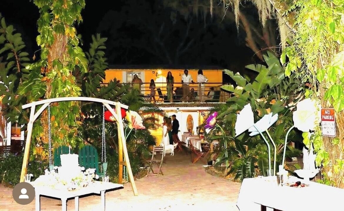 Photo of Outdoor in Town 'n' Country