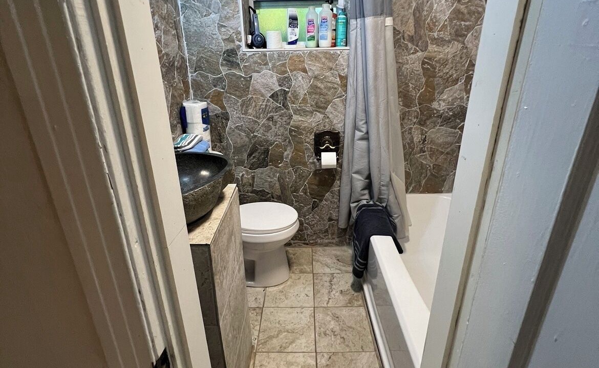 Photo of Bathroom in Town 'n' Country