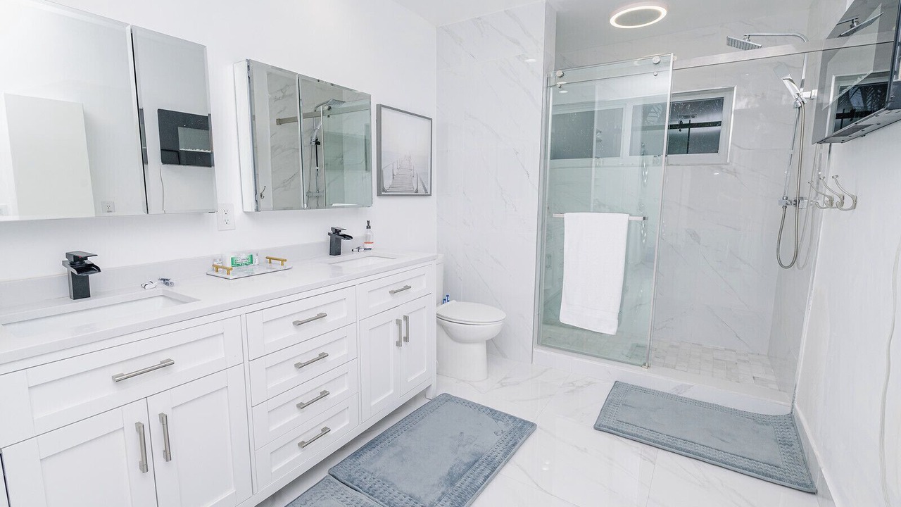 Photo of Bathroom in The Hammocks
