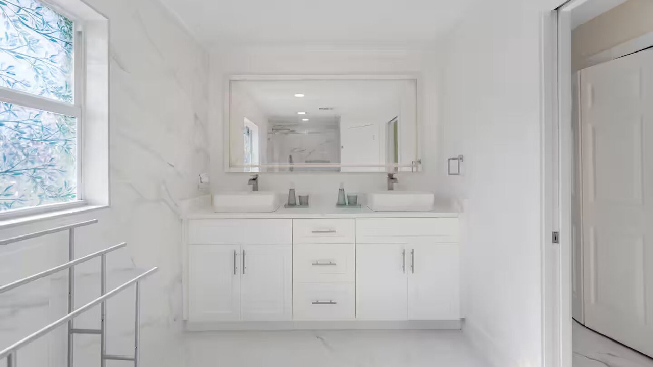 Photo of Bathroom in Mariner