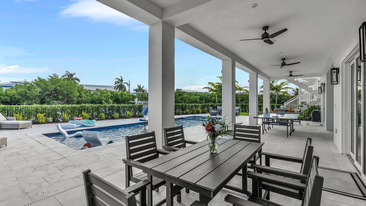 Photo of Outdoor in Coury