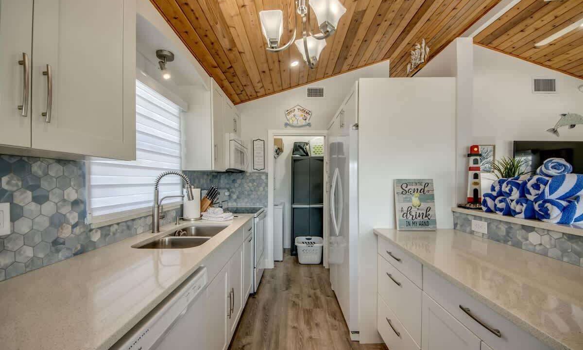 Photo of Kitchen in Mid Island