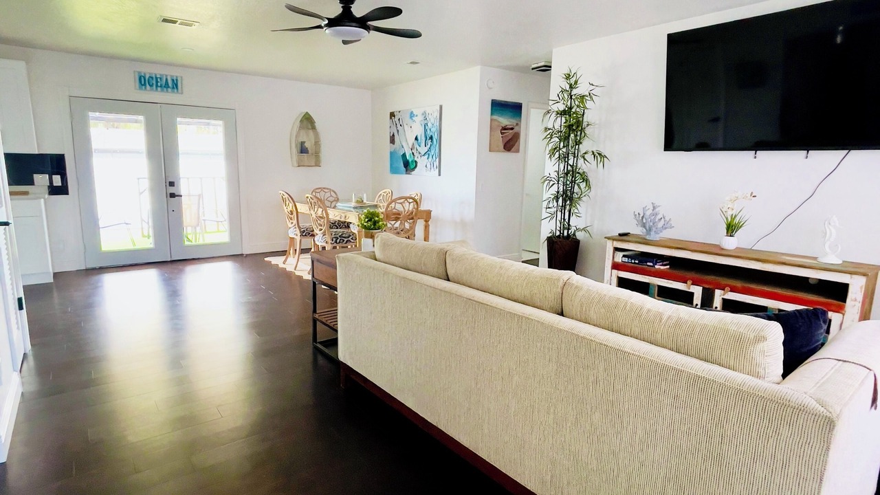 Photo of Livingroom in Lake Sarasota