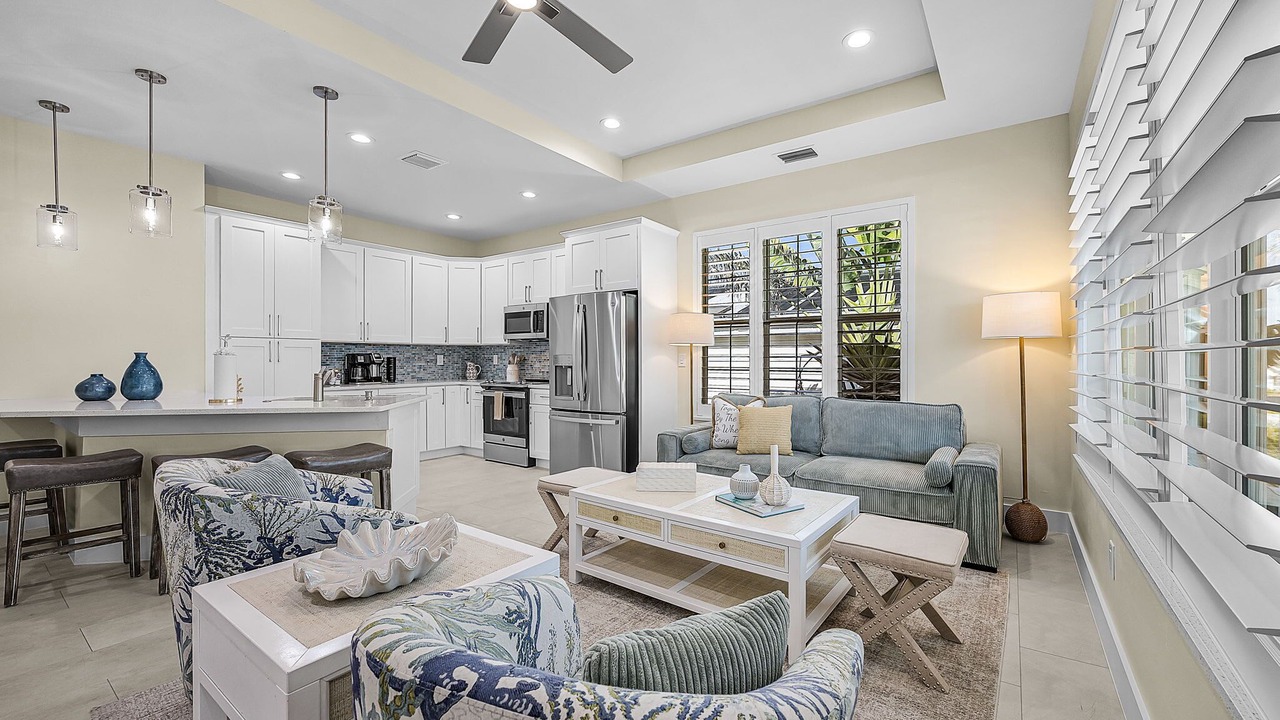 Photo of Livingroom in Mid Island