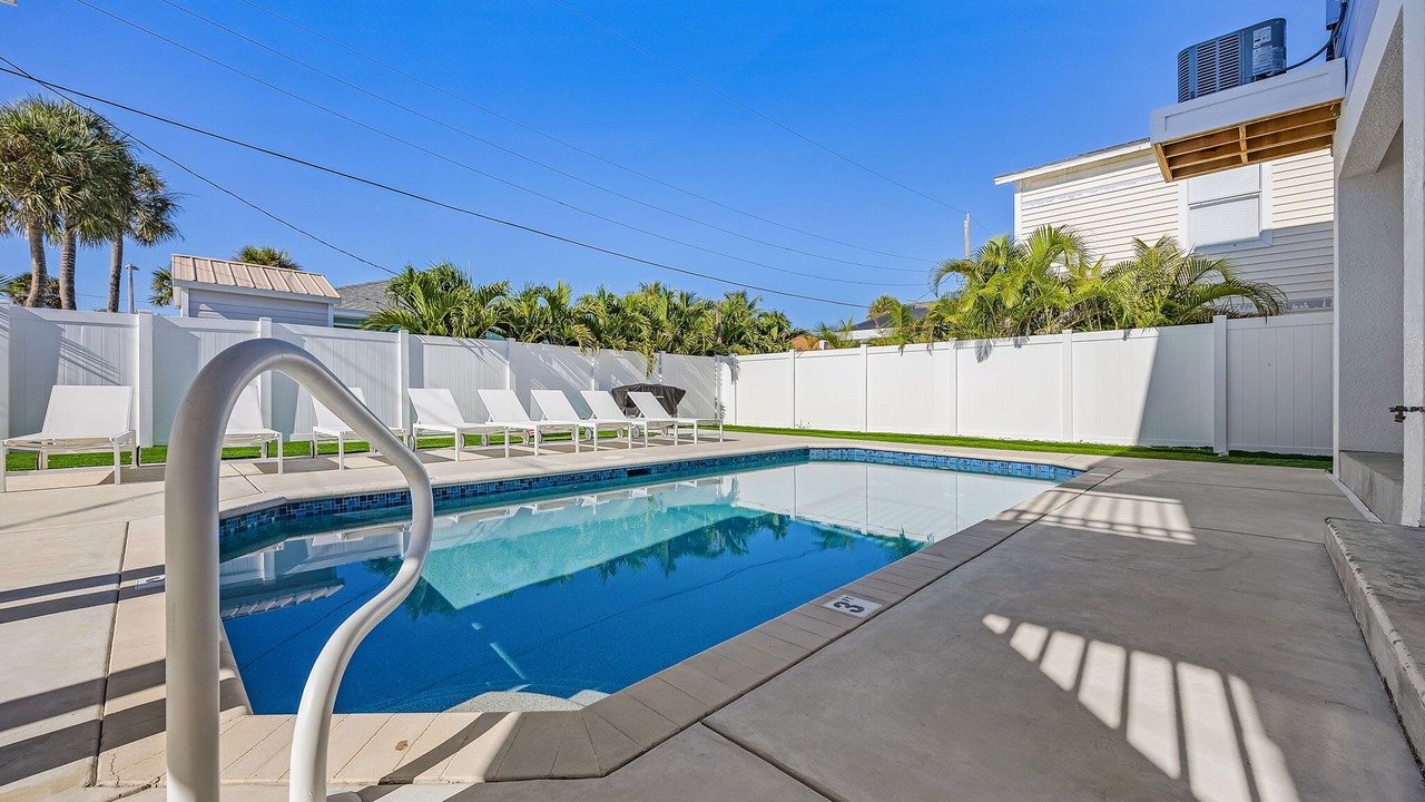 Photo of Outdoor in Mid Island