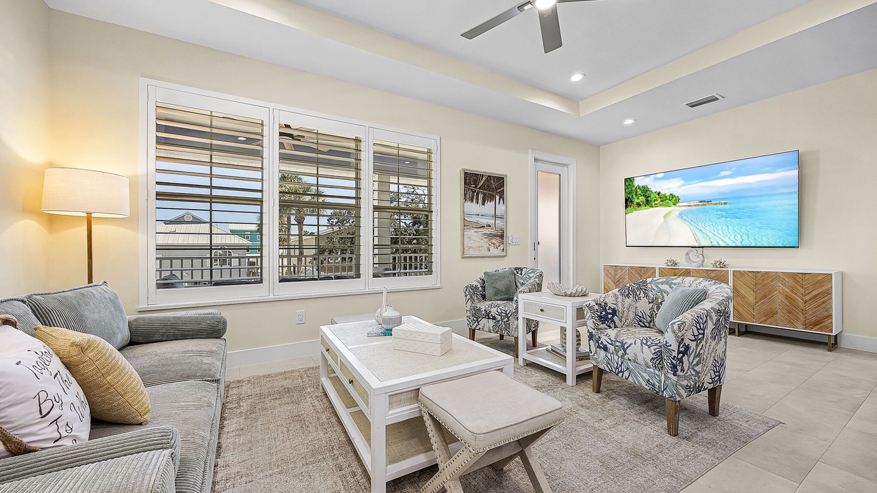 Photo of Livingroom in Mid Island