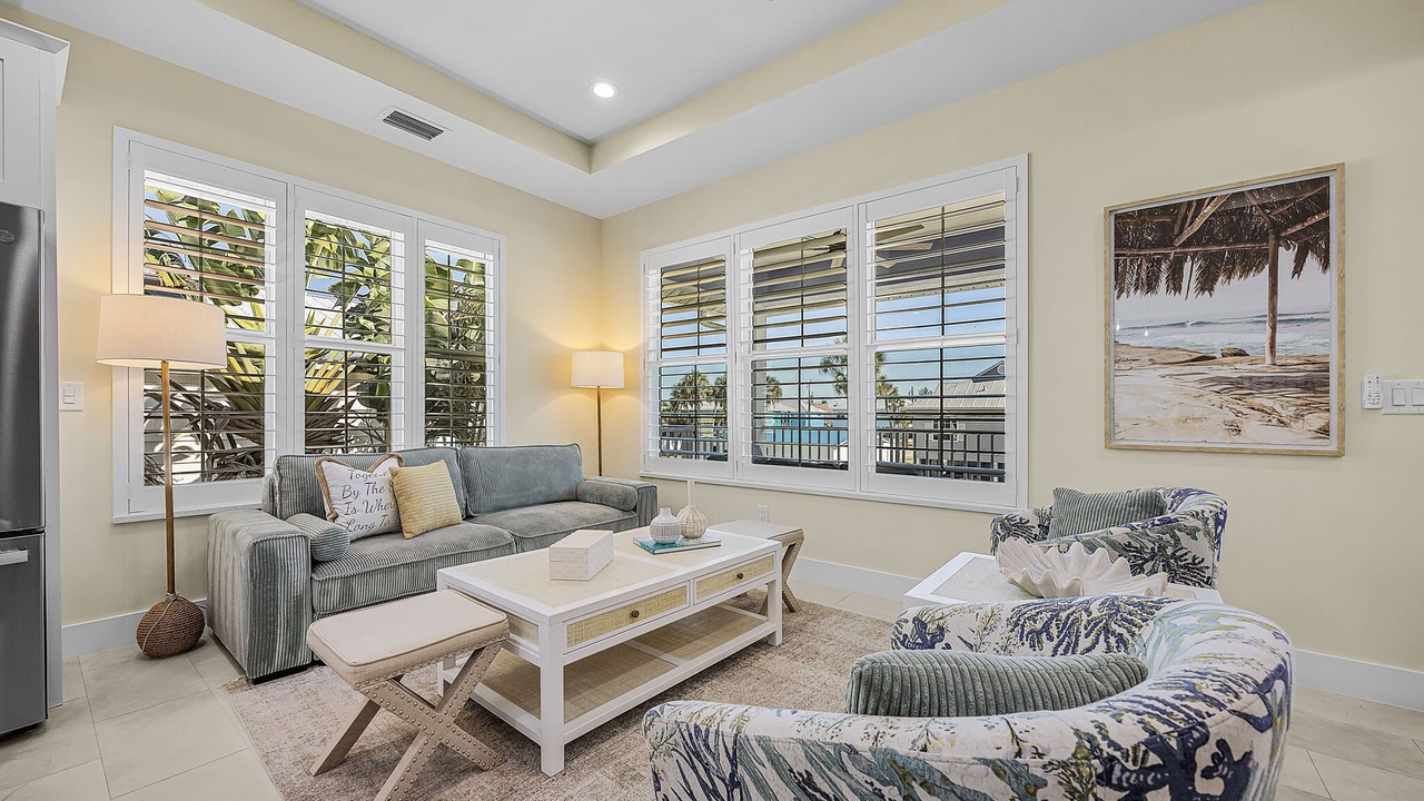 Photo of Livingroom in Mid Island