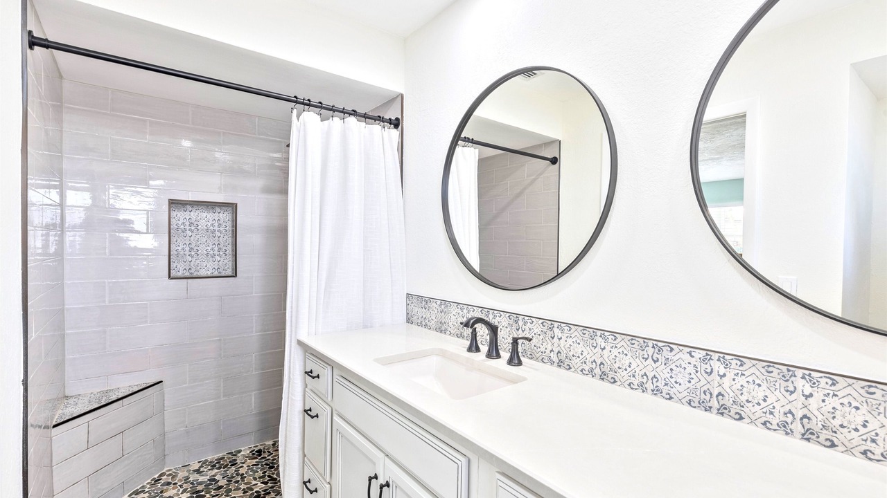 Photo of Bathroom in Seminole