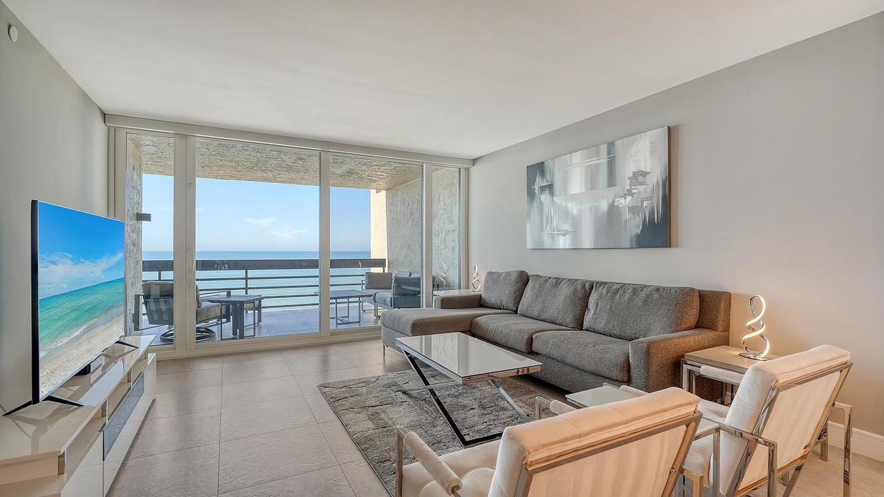 Photo of Livingroom in Longboat Key