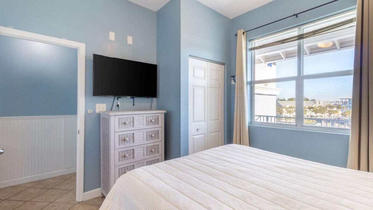 Photo of Bedroom in Gulf Place