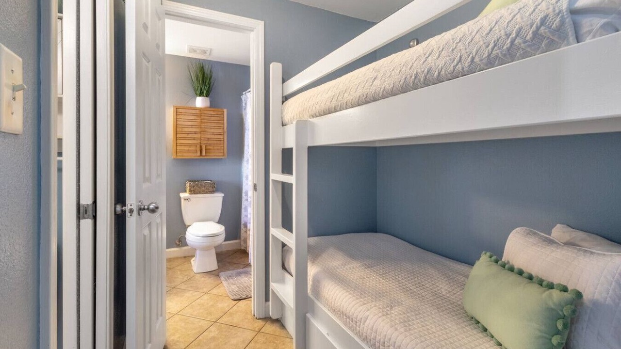 Photo of Bedroom in Gulf Place