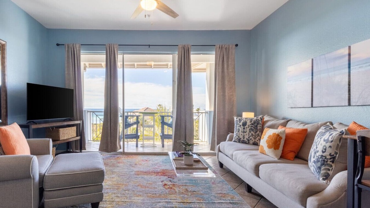 Photo of Livingroom in Gulf Place