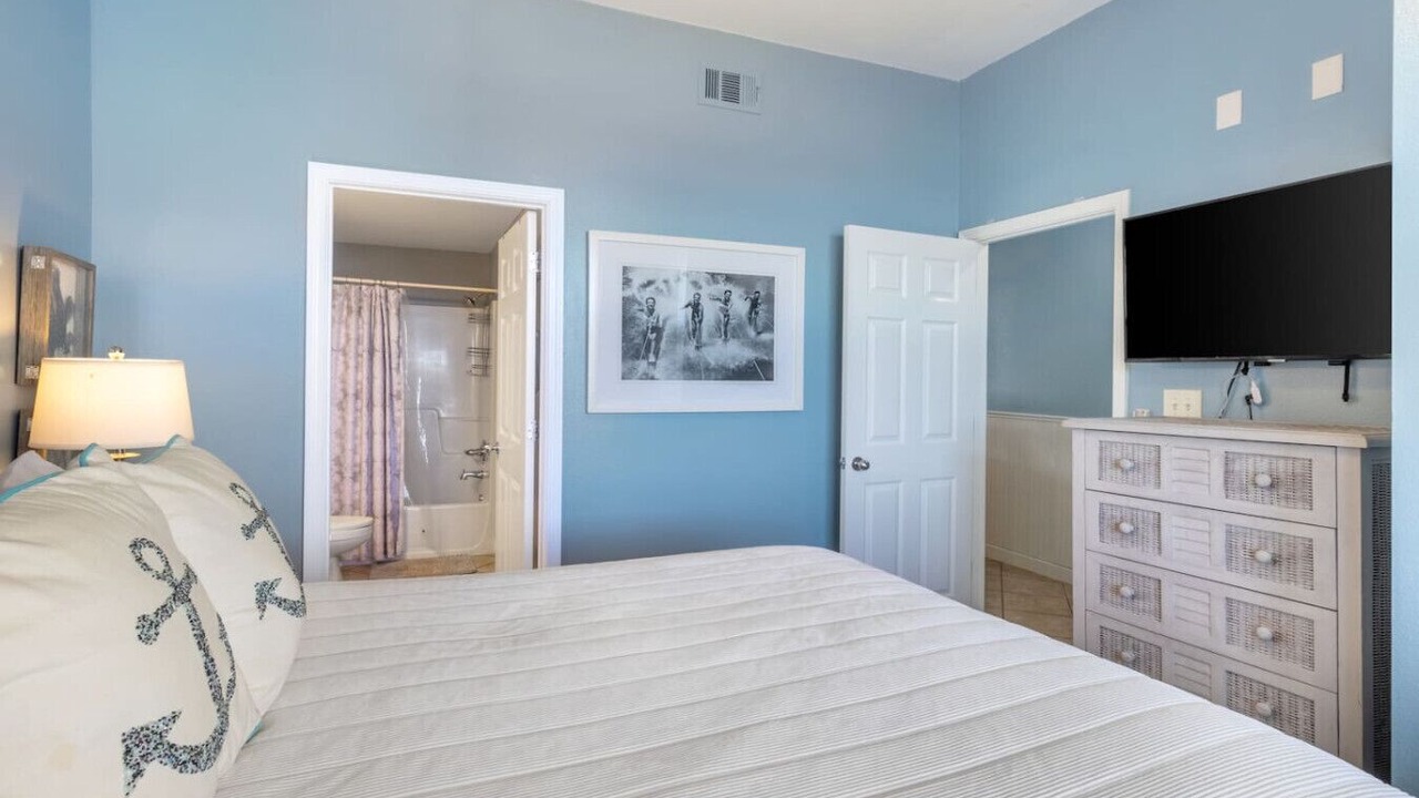 Photo of Bedroom in Gulf Place