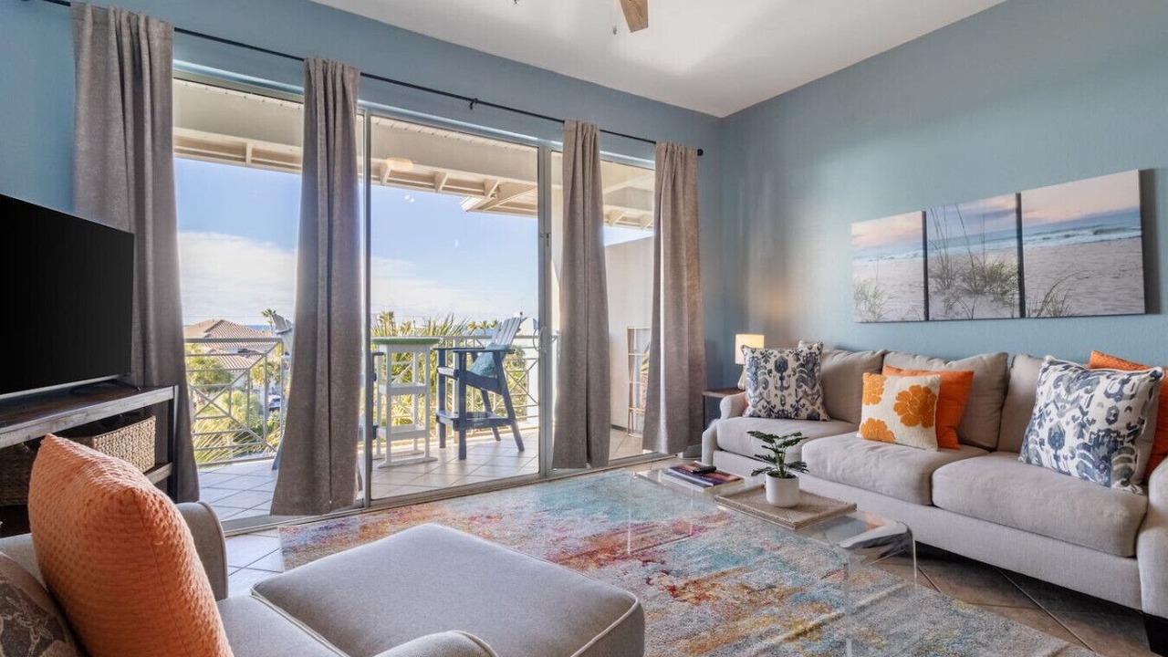 Photo of Livingroom in Gulf Place