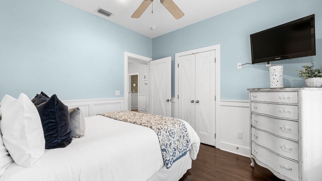 Photo of Bedroom in Seacrest