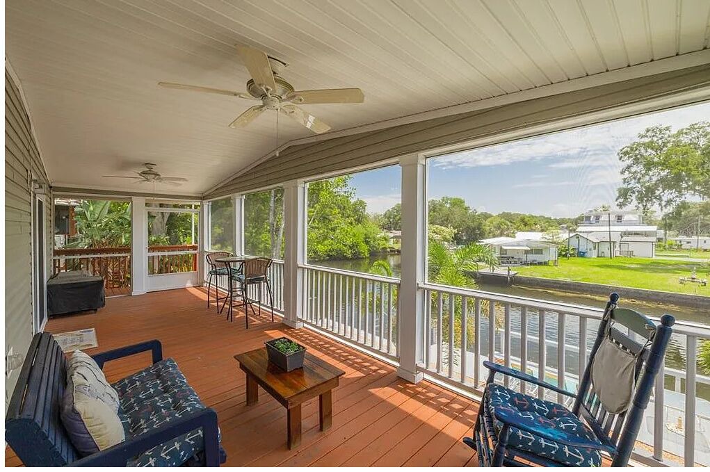 Photo of Patio Balcony in Weeki Wachee Gardens