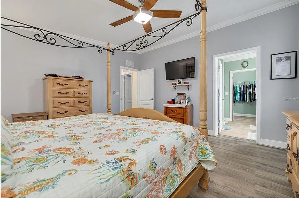 Photo of Bedroom in Weeki Wachee Gardens