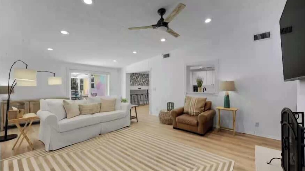 Photo of Livingroom in Jacksonville Beach