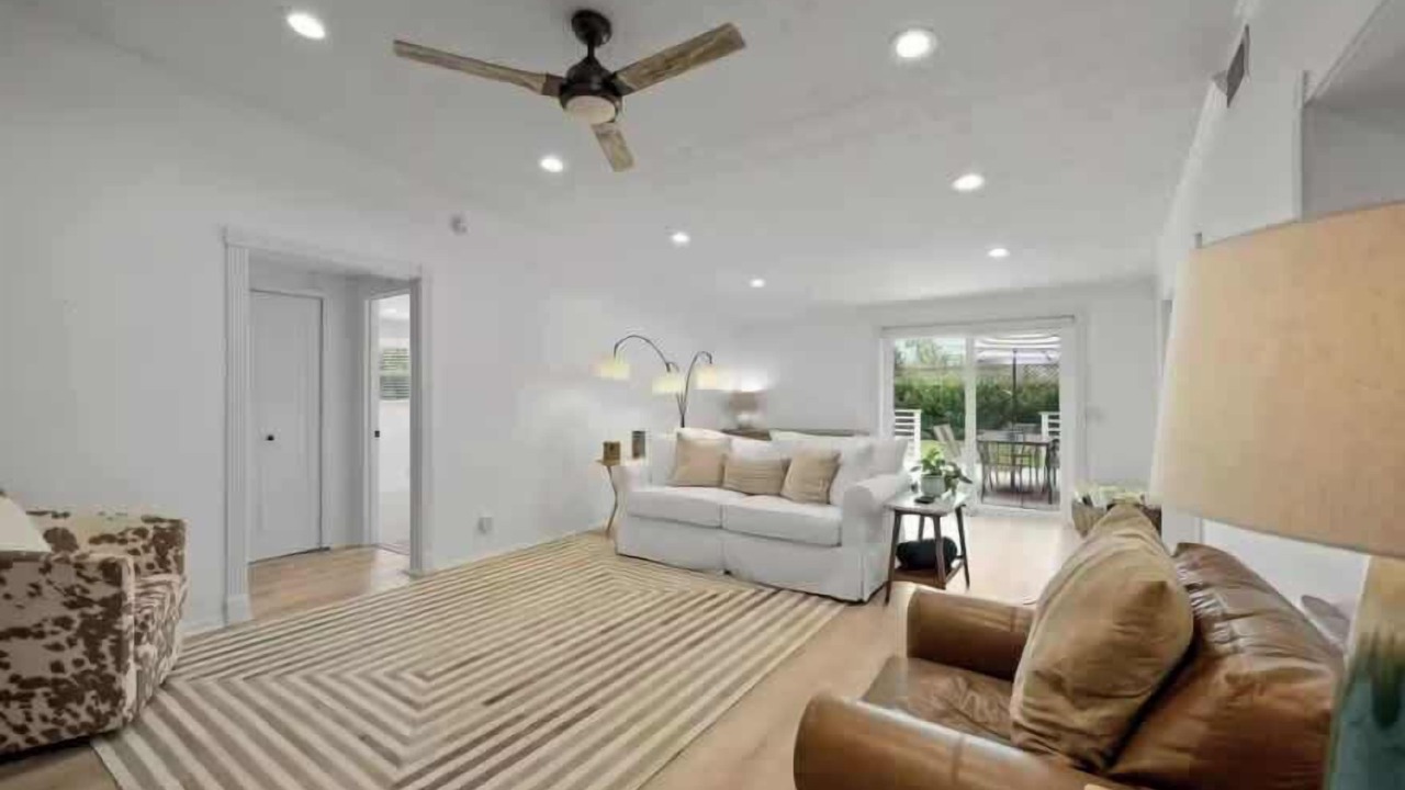 Photo of Livingroom in Jacksonville Beach