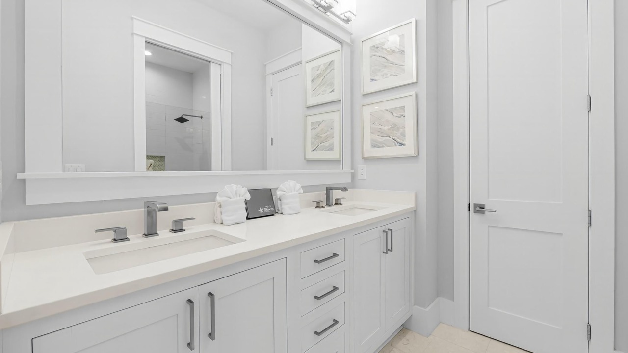 Photo of Bathroom in Gulfview Heights