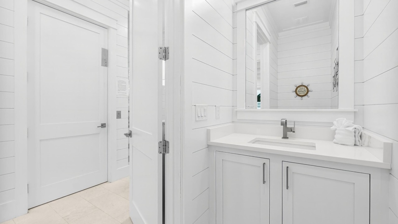 Photo of Bathroom in Gulfview Heights