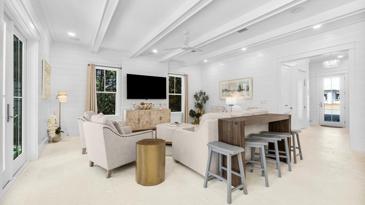 Photo of Livingroom in Gulfview Heights