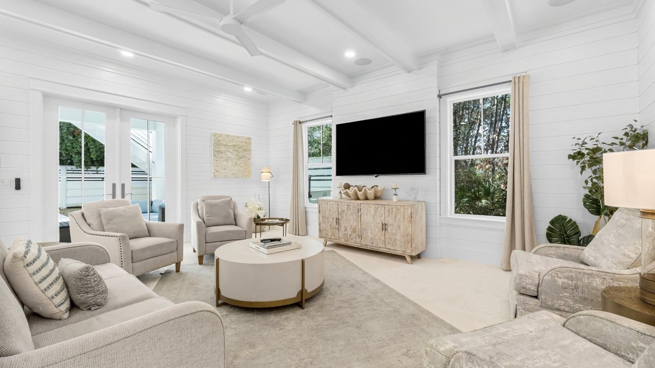 Photo of Livingroom in Gulfview Heights