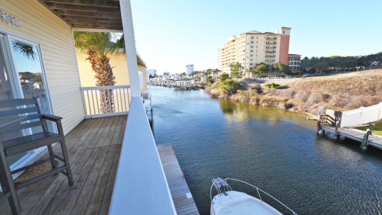 Photo of Patio Balcony in Holiday Isle