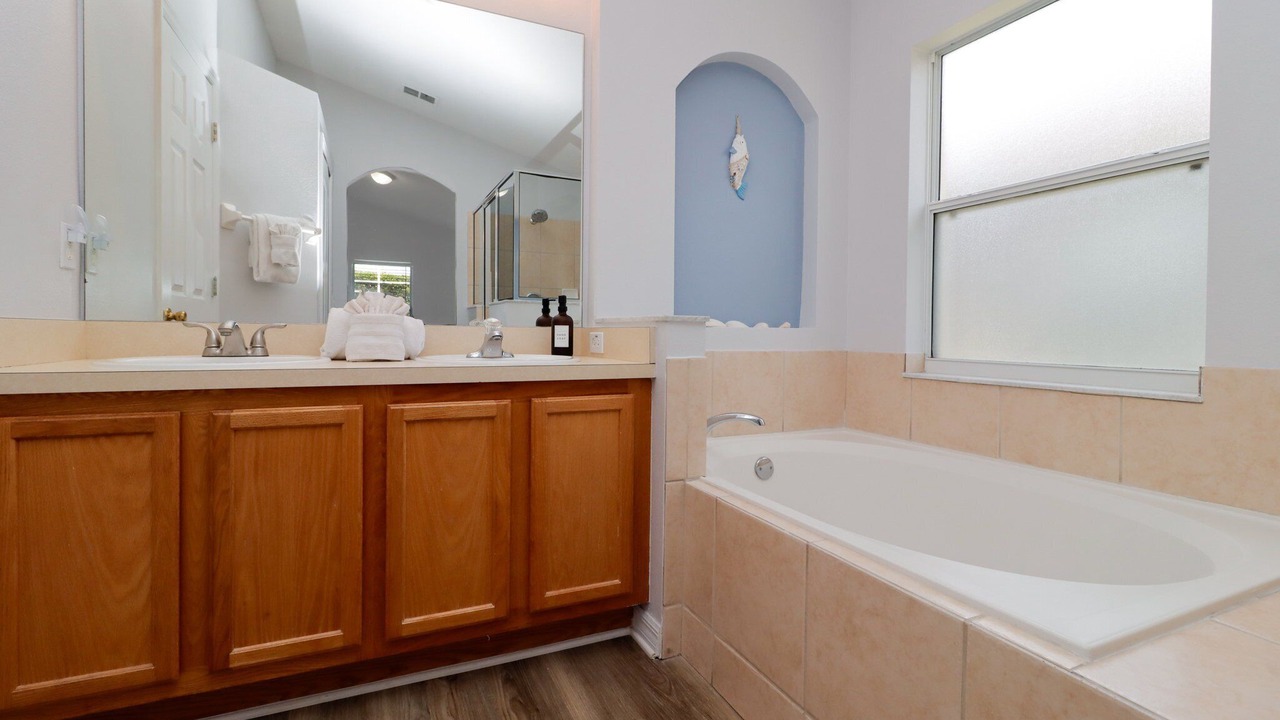 Photo of Bathroom in Tivoli Manor