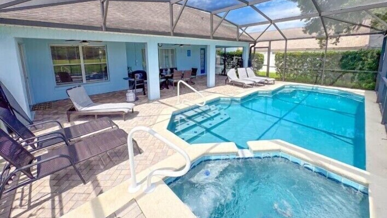Photo of Outdoor in Orange Tree