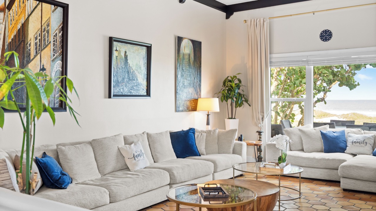 Photo of Livingroom in Cocoa Beach
