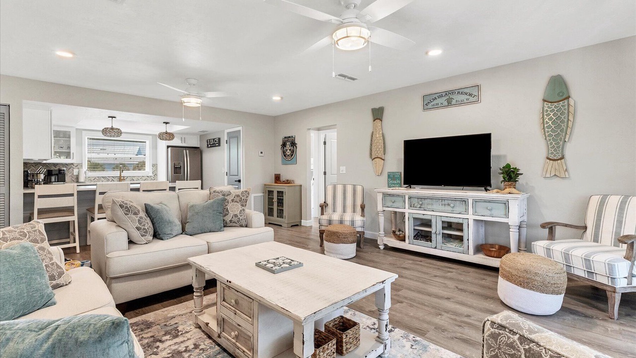 Photo of Livingroom in Palm Island