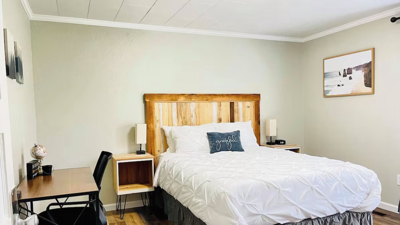 Photo of Bedroom in Lyons