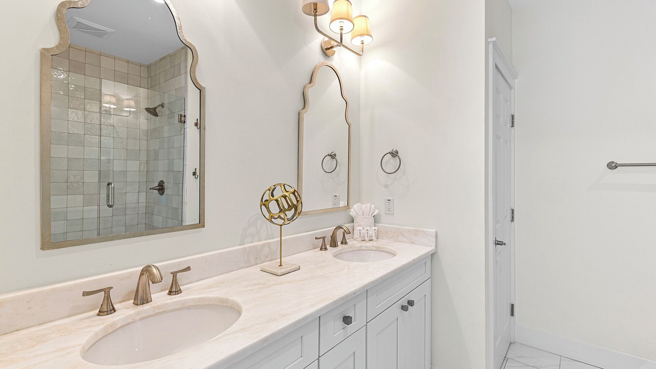 Photo of Bathroom in Gulfview Heights