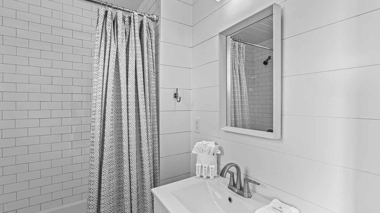 Photo of Bathroom in Gulfview Heights