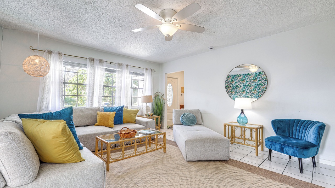 Photo of Livingroom in Jensen Beach