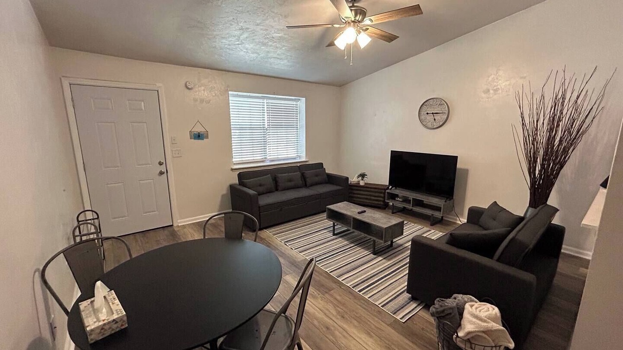 Photo of Livingroom in Tallahassee